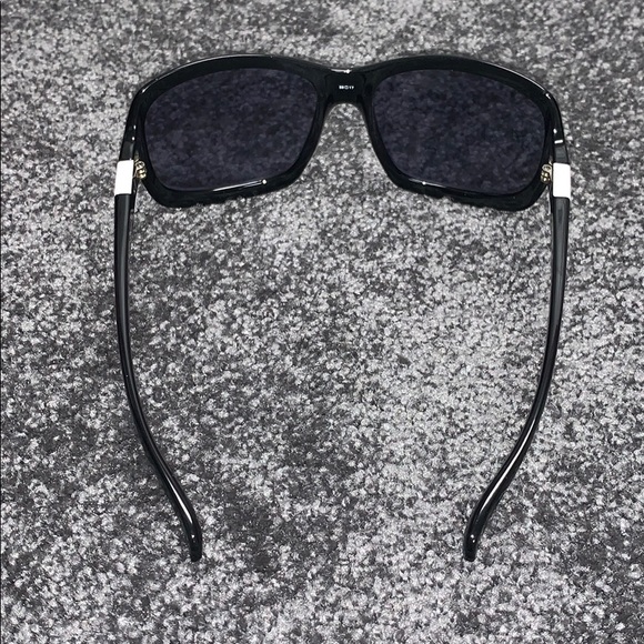 Puma Women’s Black Sunglasses 🕶 - Picture 3 of 8